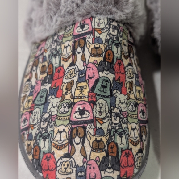 Bobs Slippers Womens Size 9 US Cartoon Dogs Grey Faux Fur Skechers Memory Foam - Picture 2 of 8